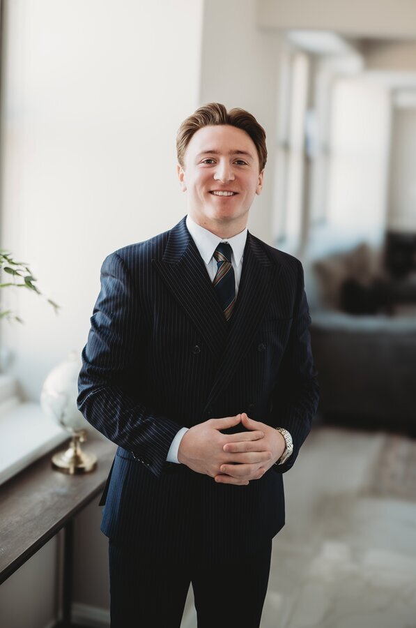 Real Estate Agent Conor Hix